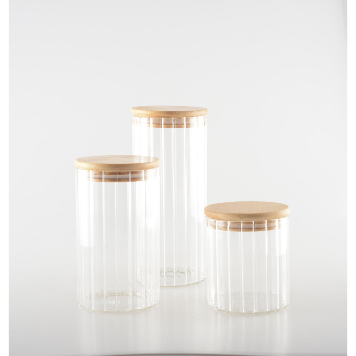 Vorratsglas aus Glas und Holzdeckel, 9 x 9 x 20 cm